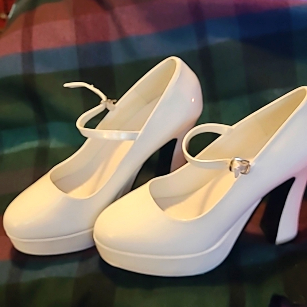 Pleaser White patent style "Mary Jane" Chunky Heels, size 11 Women's